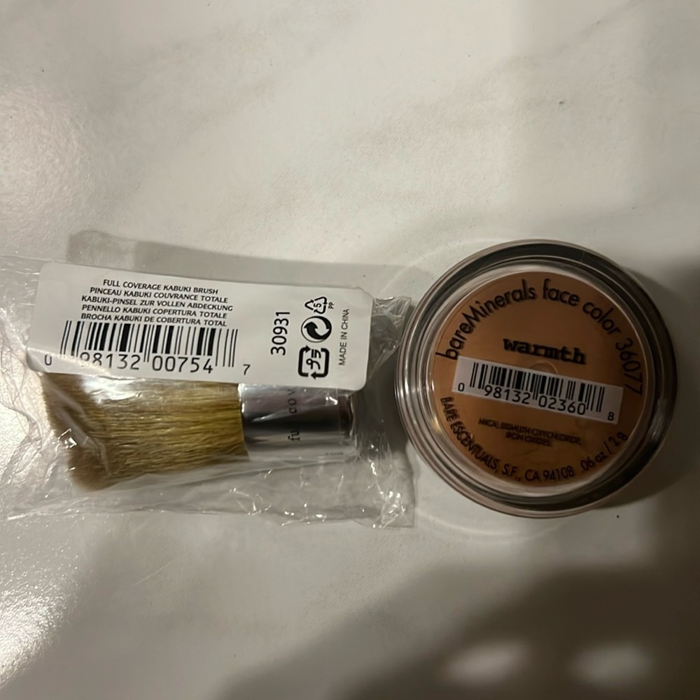 i.d. bare Minerals warmth & i.d. Bare Escentuals full coverage kabuki brush